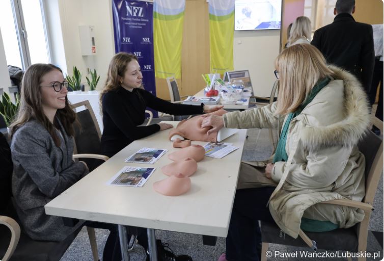 Ilustracja do informacji: Dbajmy o zdrowie i pamiętajmy o badaniach profilaktycznych. To dwa najważniejsze wnioski po spotkaniu " Porozmawiajmy o raku. Profilaktyka onkologiczna Lubuszanek i Lubuszan".