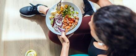 Ilustracja do informacji: Tematem dzisiejszej Środy z Profilaktyką jest „Nowy Rok – Zdrowy Start”.